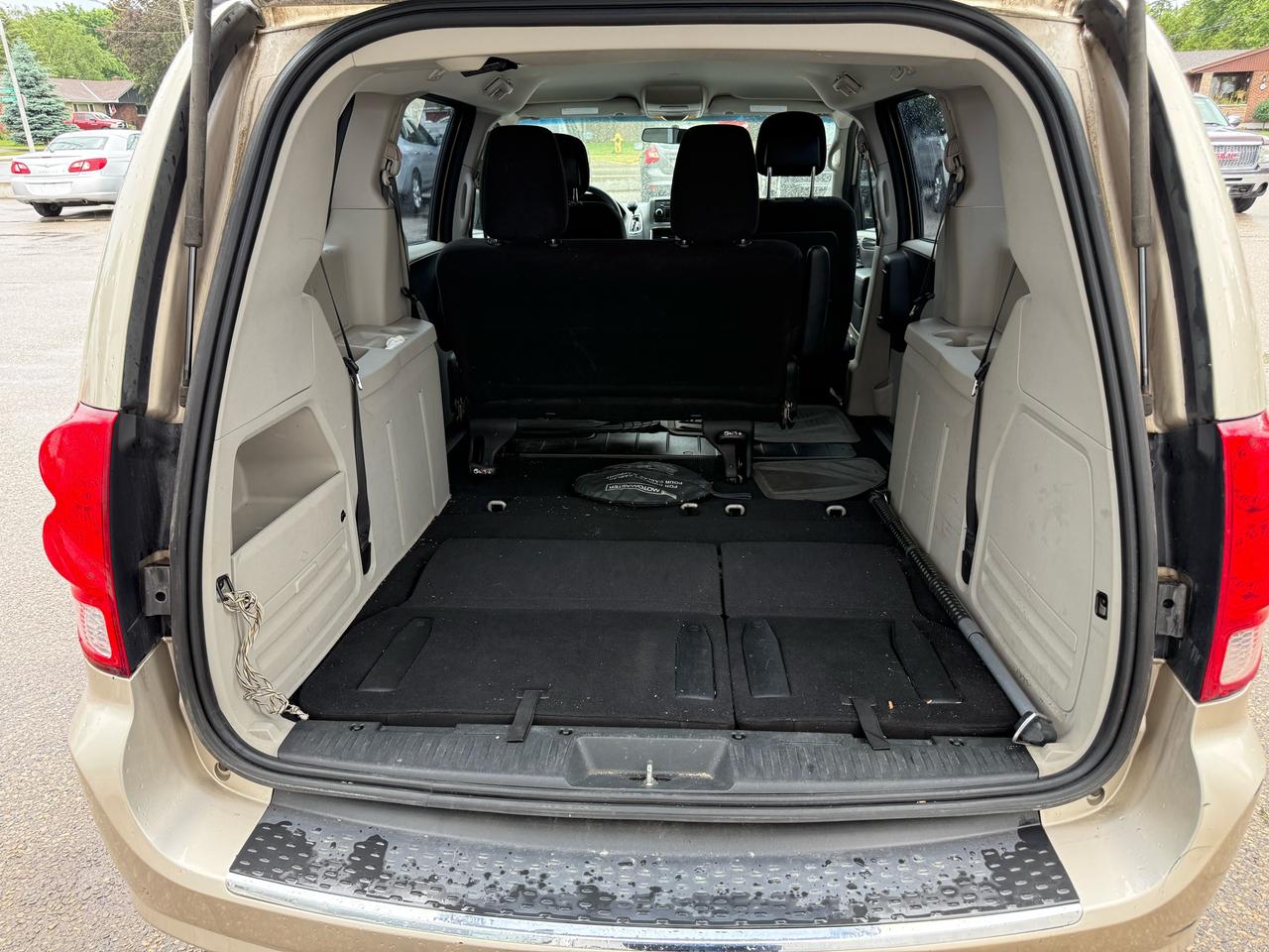 2013 Dodge Grand Caravan SE Photo