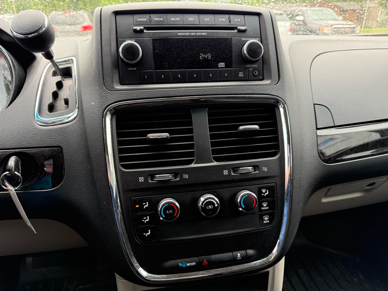 2013 Dodge Grand Caravan SE Photo