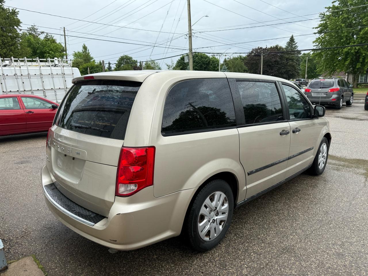 2013 Dodge Grand Caravan SE - Photo #4