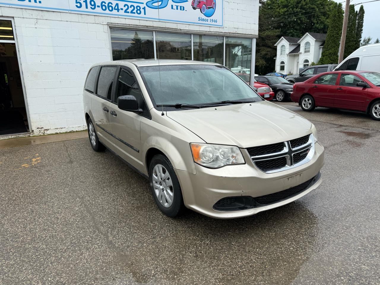 2013 Dodge Grand Caravan SE - Photo #2