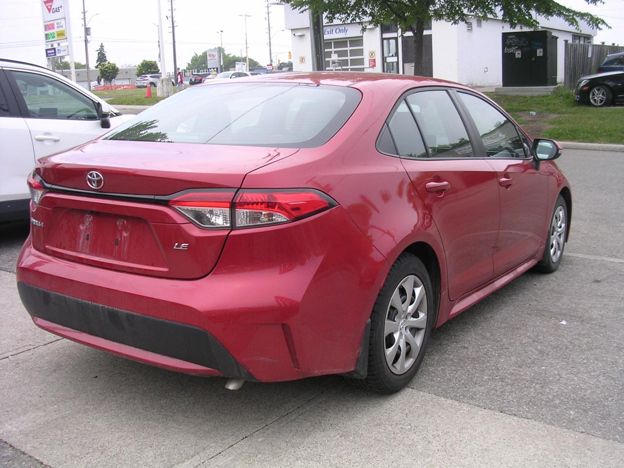 2020 Toyota Corolla LE - Photo #3