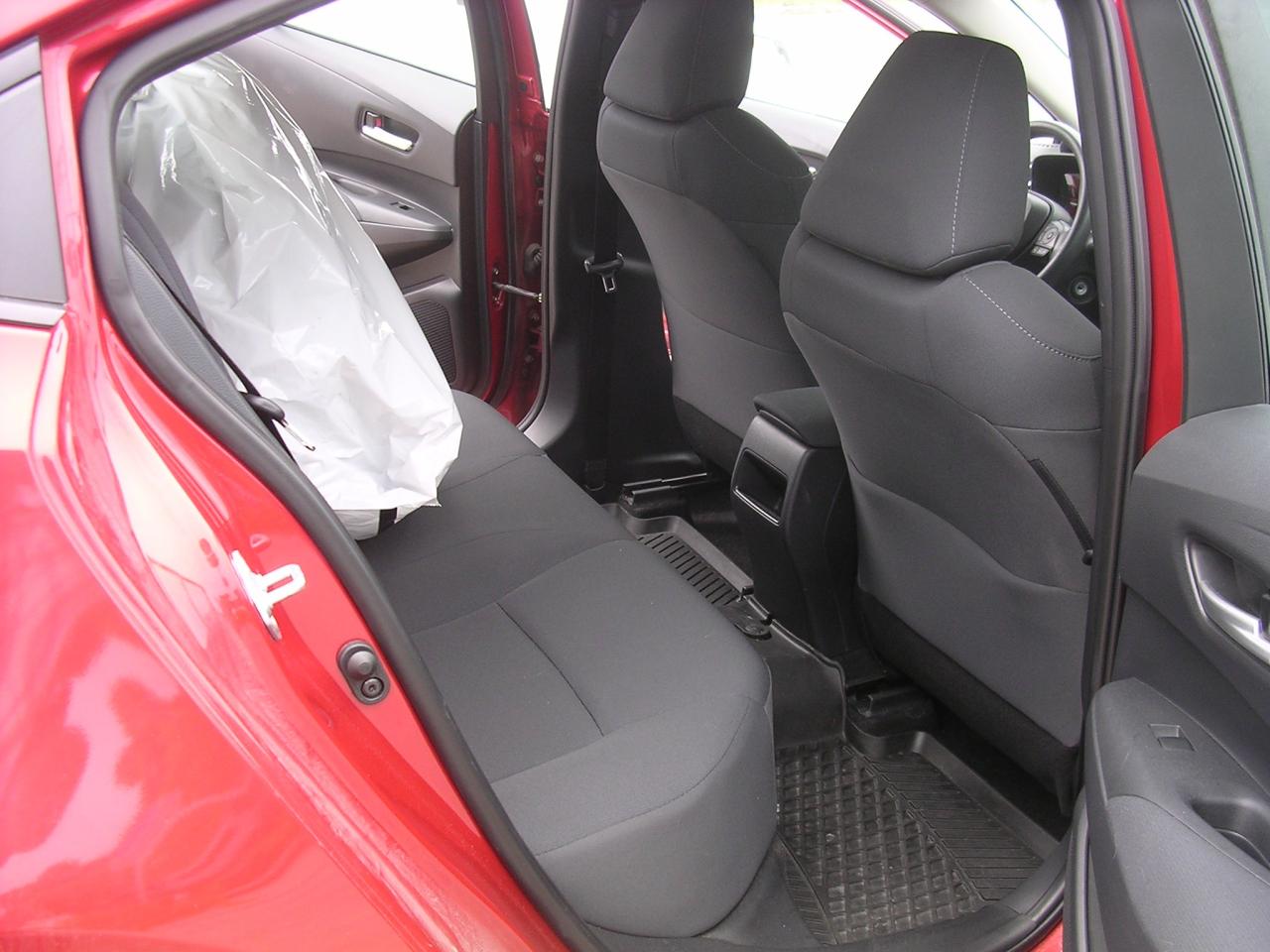 2020 Toyota Corolla LE - Photo #6