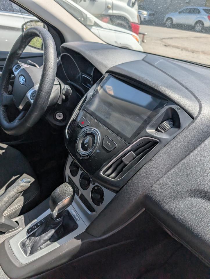 2014 Ford Focus SE - Photo #10