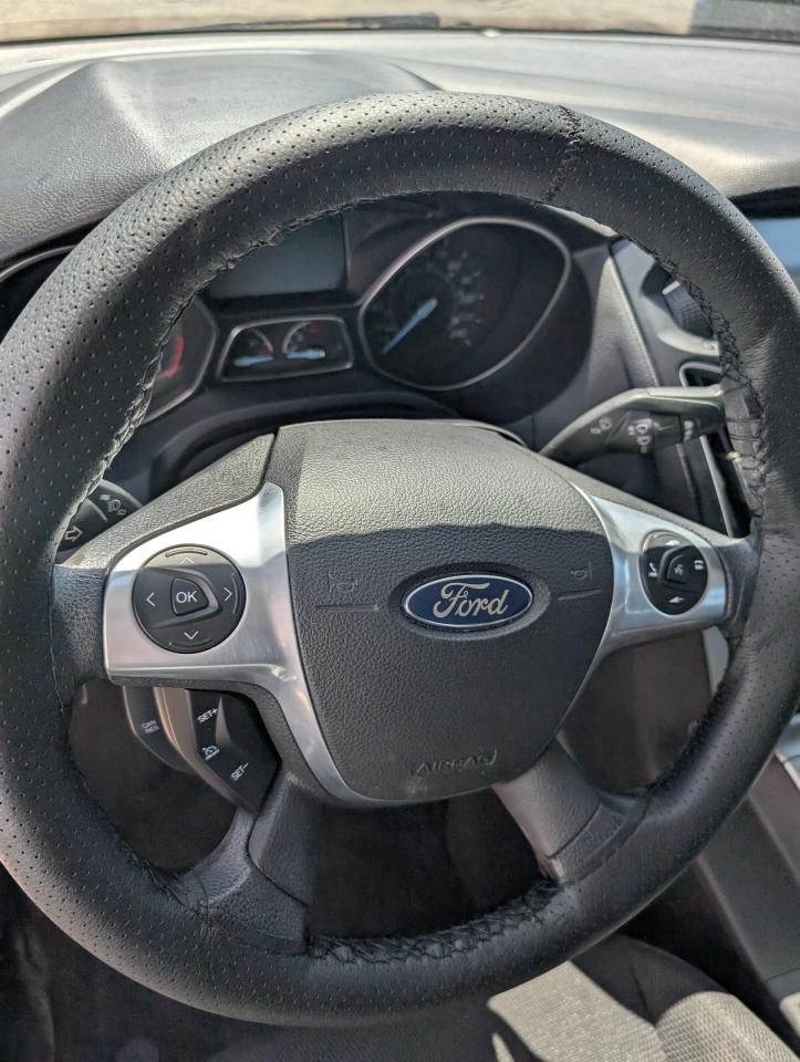 2014 Ford Focus SE - Photo #12