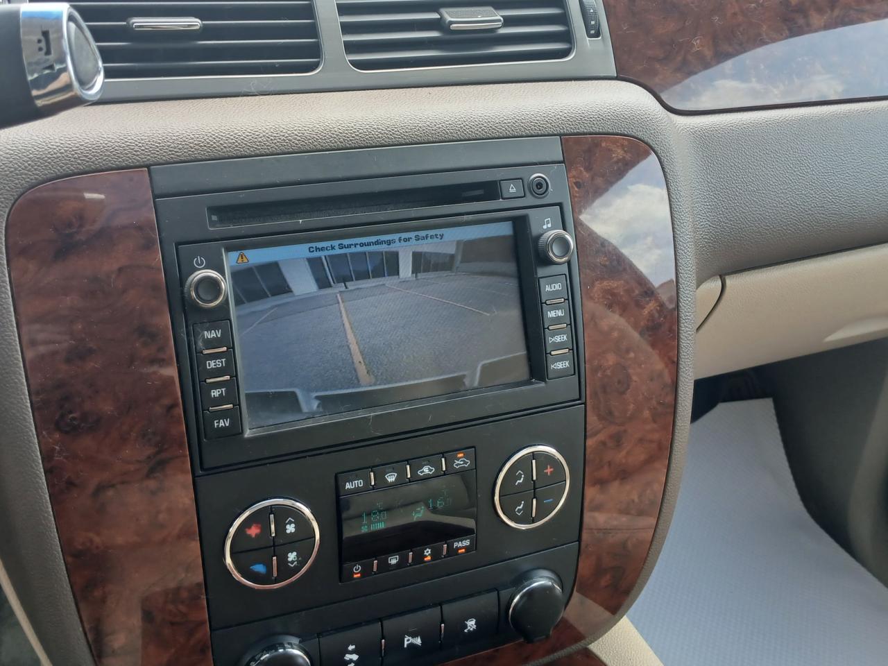 2010 Chevrolet Avalanche LTZ - Photo #16