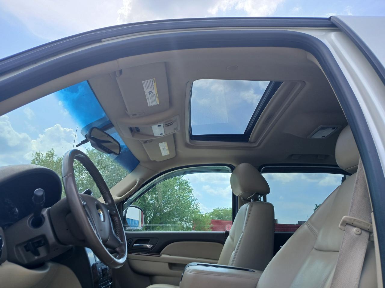 2010 Chevrolet Avalanche LTZ - Photo #11