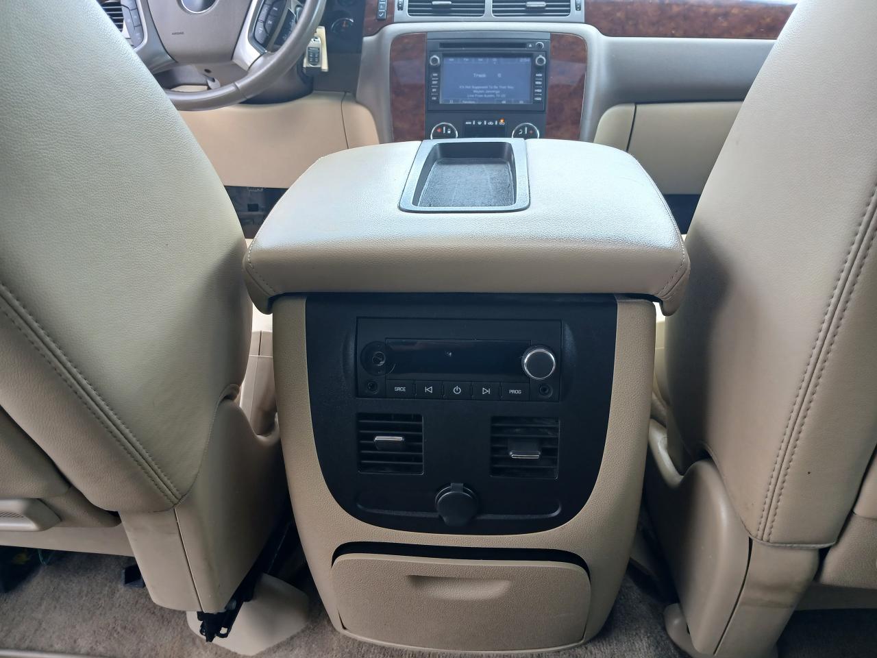 2010 Chevrolet Avalanche LTZ - Photo #19
