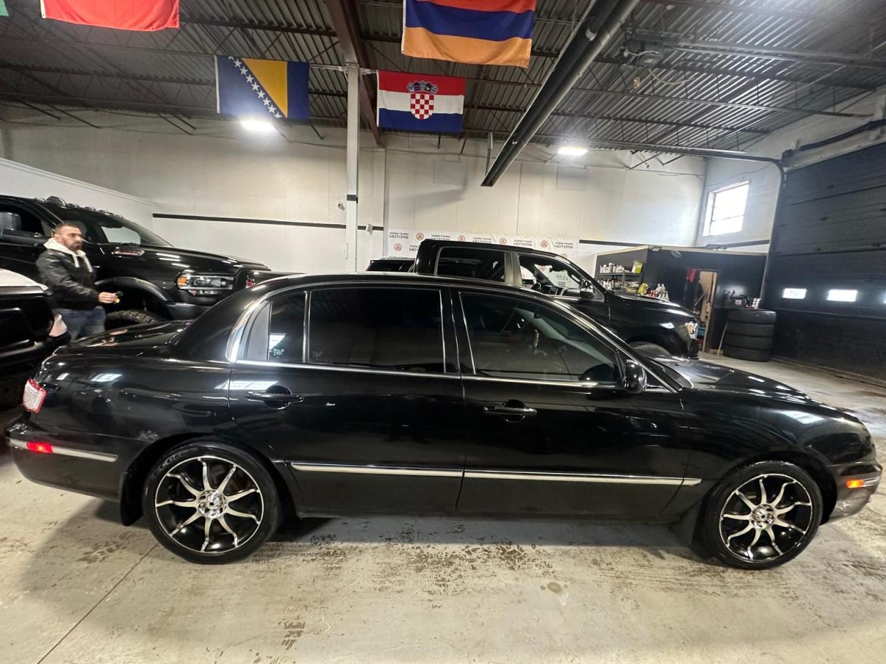 2006 Kia Amanti W/LUXURY PKG | AUTOMATIC | 6 CYL V6 - Photo #6