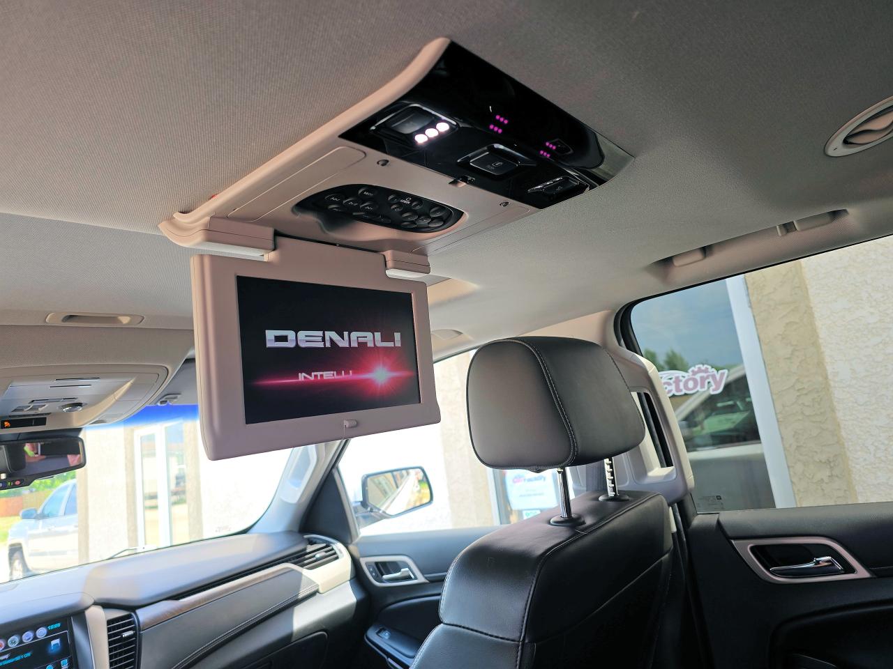 2018 GMC Yukon Denali - Photo #32
