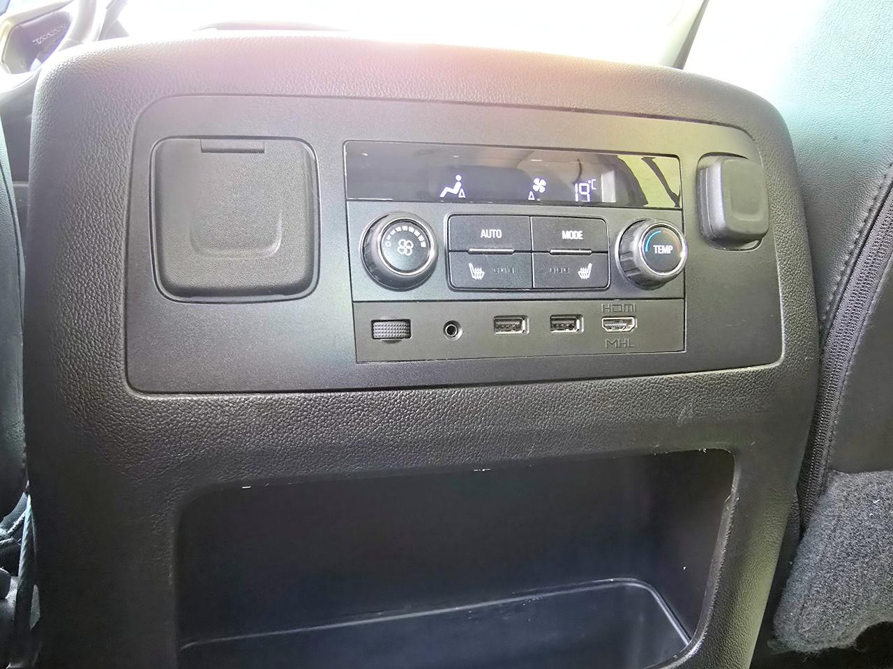 2018 GMC Yukon Denali - Photo #31