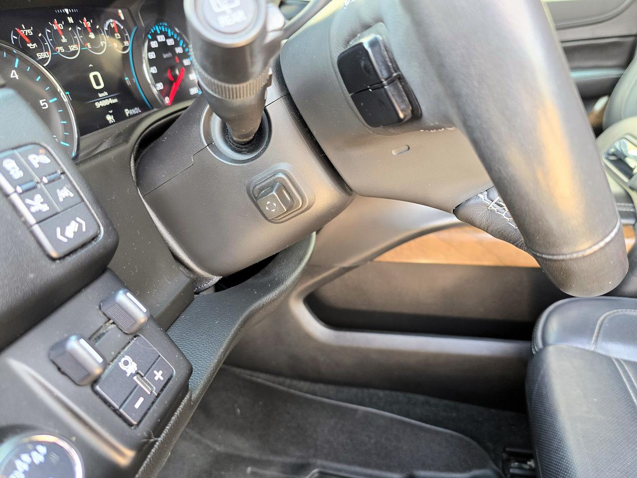 2018 GMC Yukon Denali - Photo #12