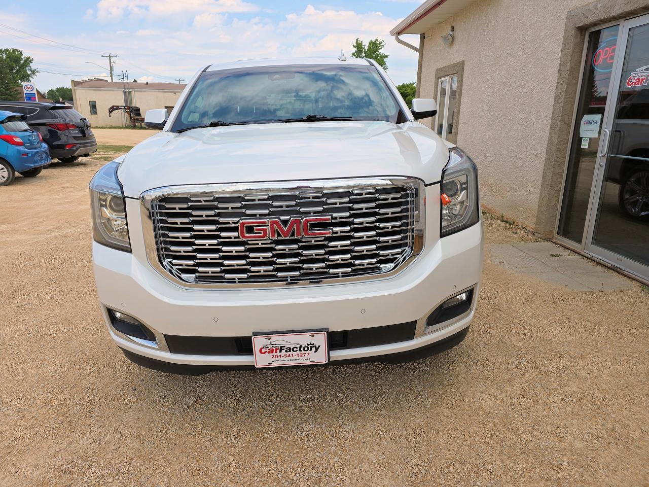2018 GMC Yukon Denali - Photo #2