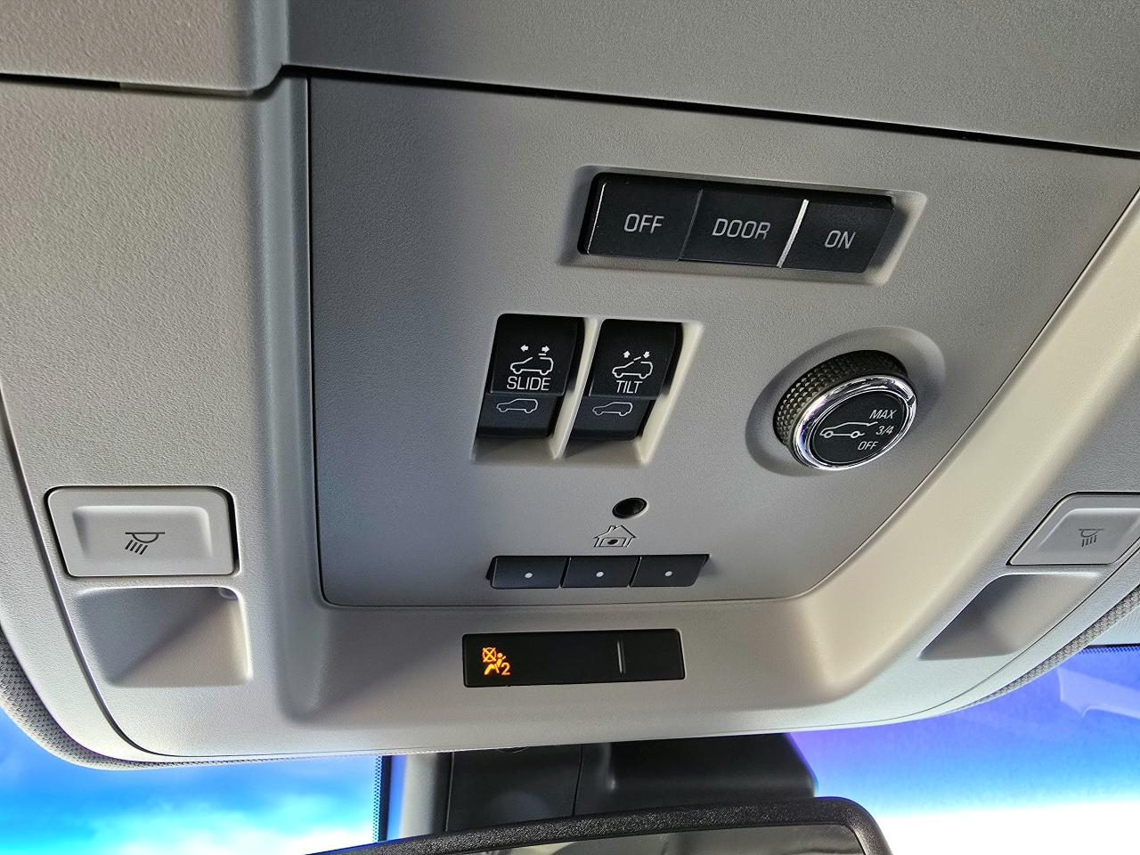 2018 GMC Yukon Denali - Photo #26