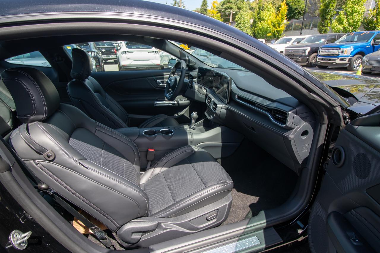 2025 Ford Mustang EcoBoost Premium Fastback Photo5