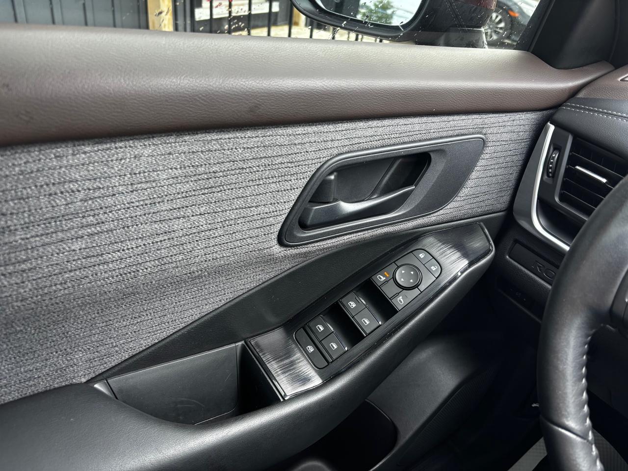2023 Nissan Rogue S - Photo #11