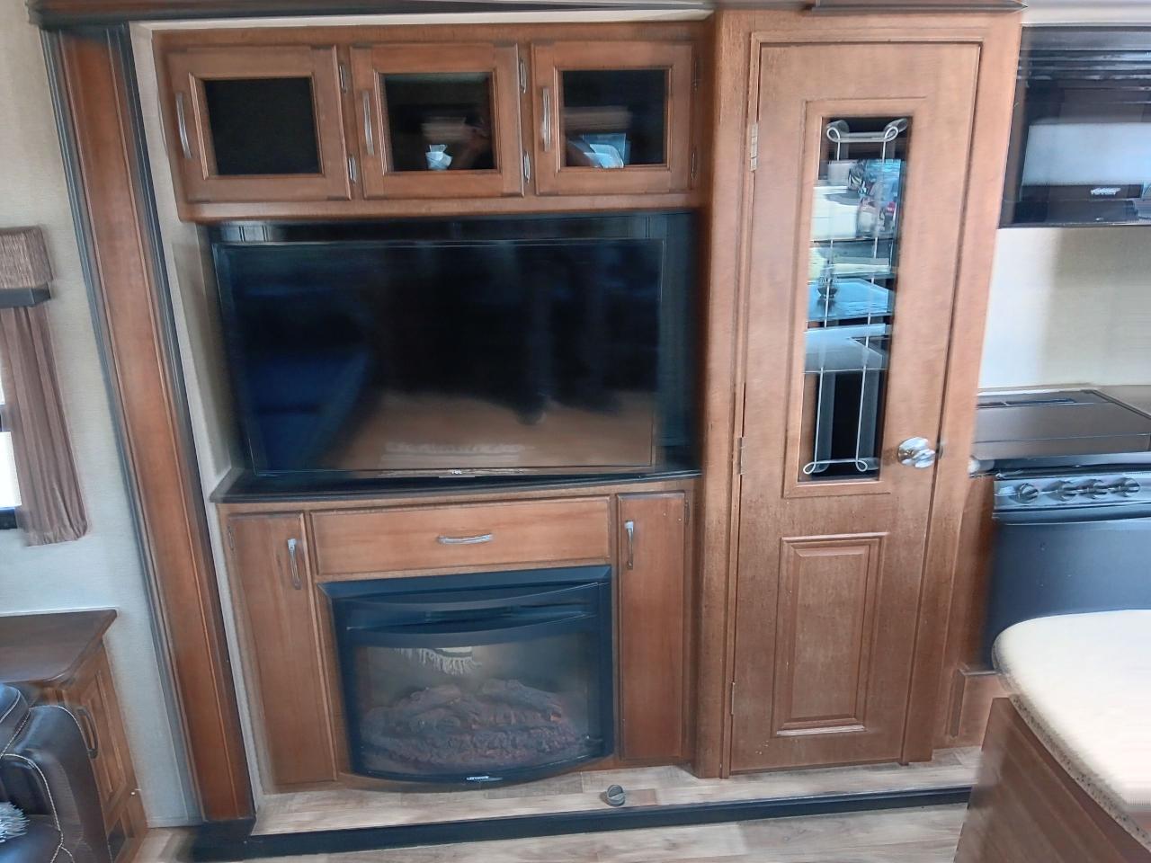 2017 GRAND DESIGN Reflection 315 RLTS 38 foot sleeps 6 4 Season wint - Photo #11