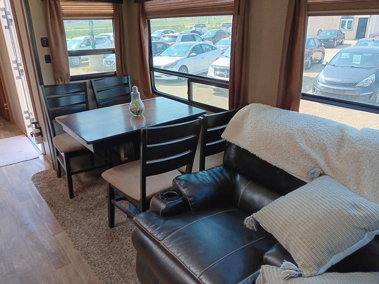 2017 GRAND DESIGN Reflection 315 RLTS 38 foot sleeps 6 4 Season wint - Photo #14