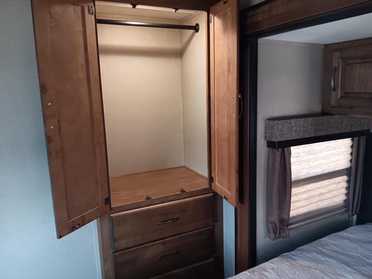 2017 GRAND DESIGN Reflection 315 RLTS 38 foot sleeps 6 4 Season wint - Photo #20