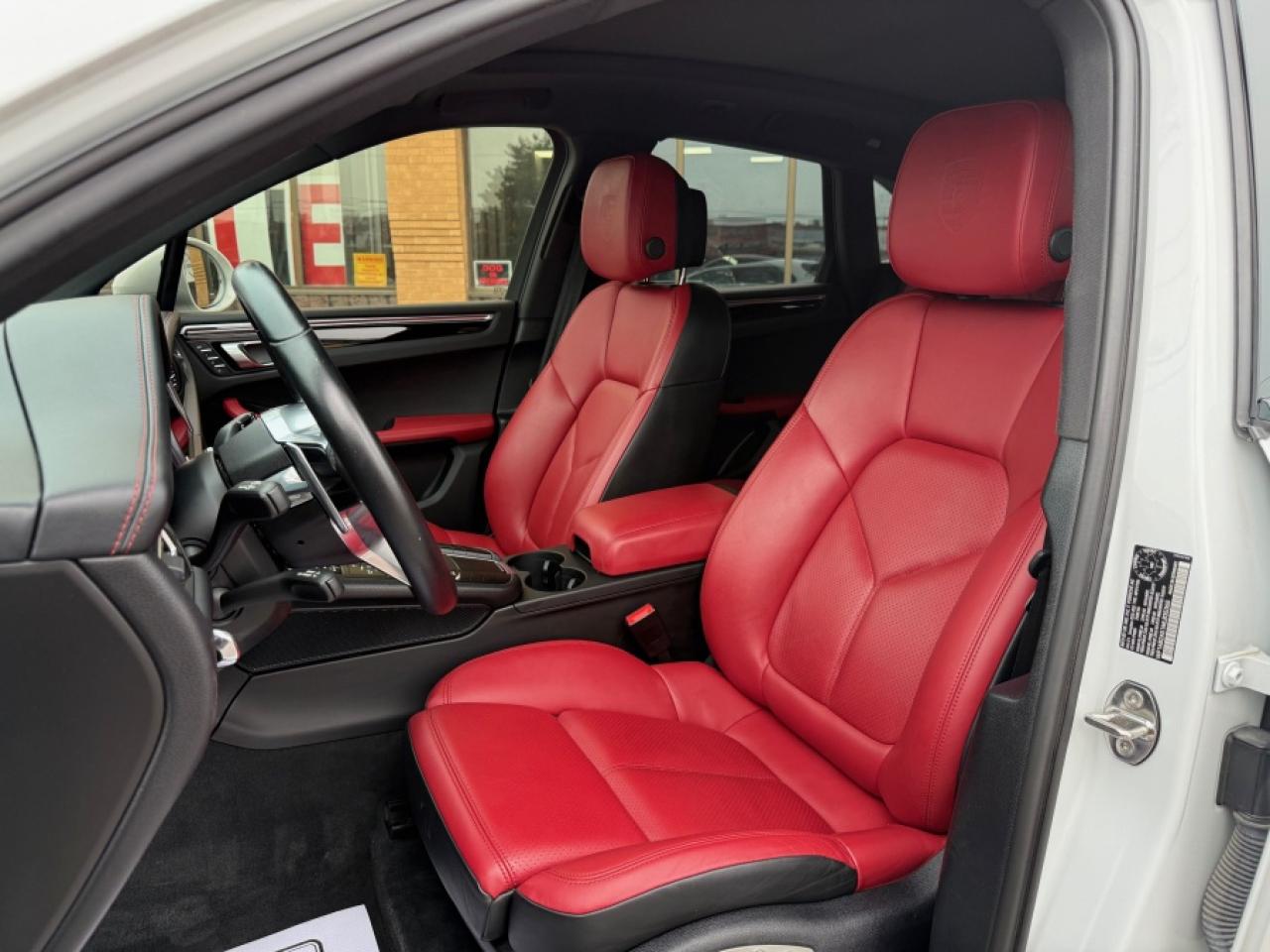 2021 Porsche Macan S/ 20INCH WHEELS/ LEATHER DASH - Photo #2