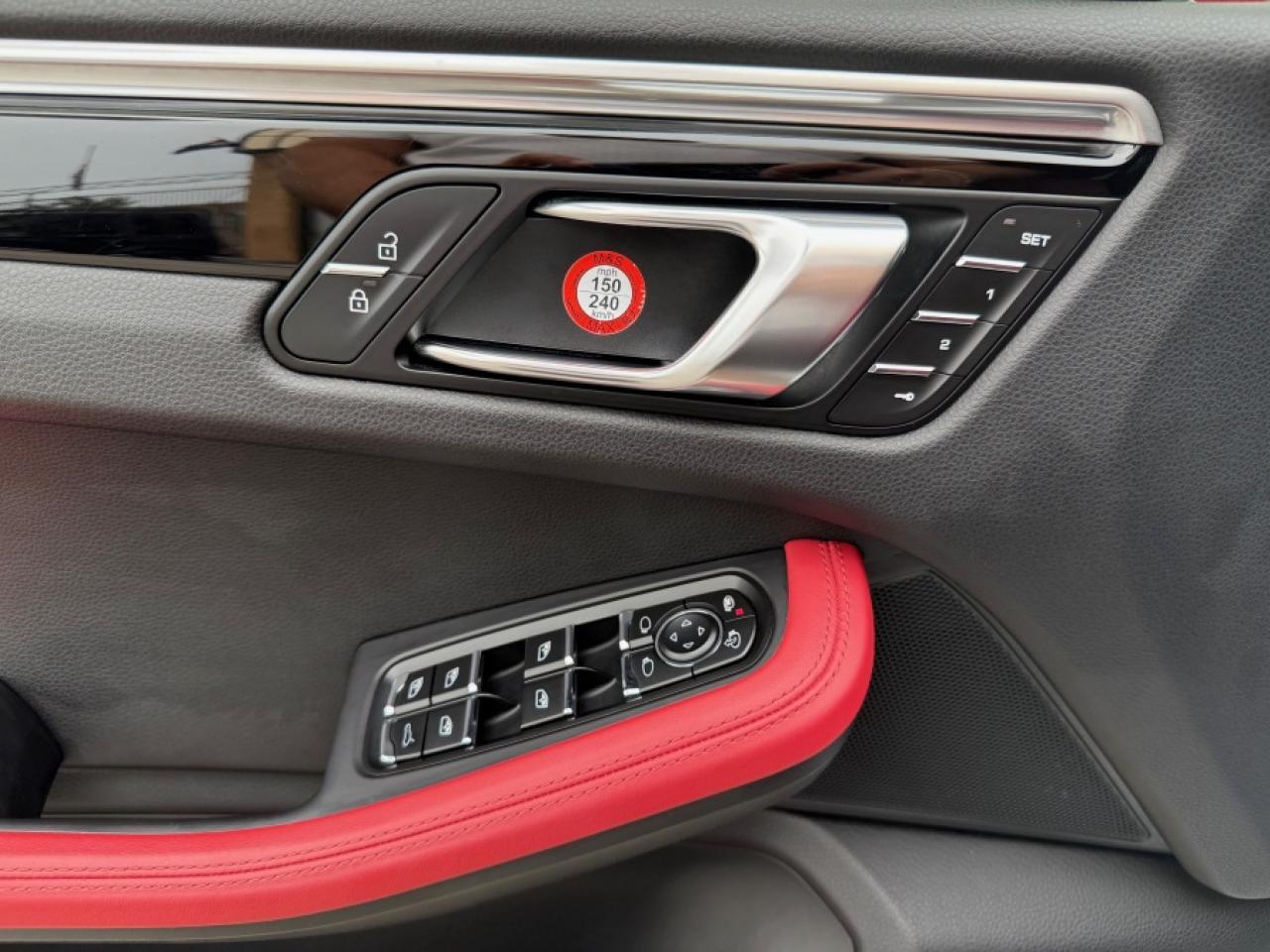 2021 Porsche Macan S/ 20INCH WHEELS/ LEATHER DASH - Photo #19