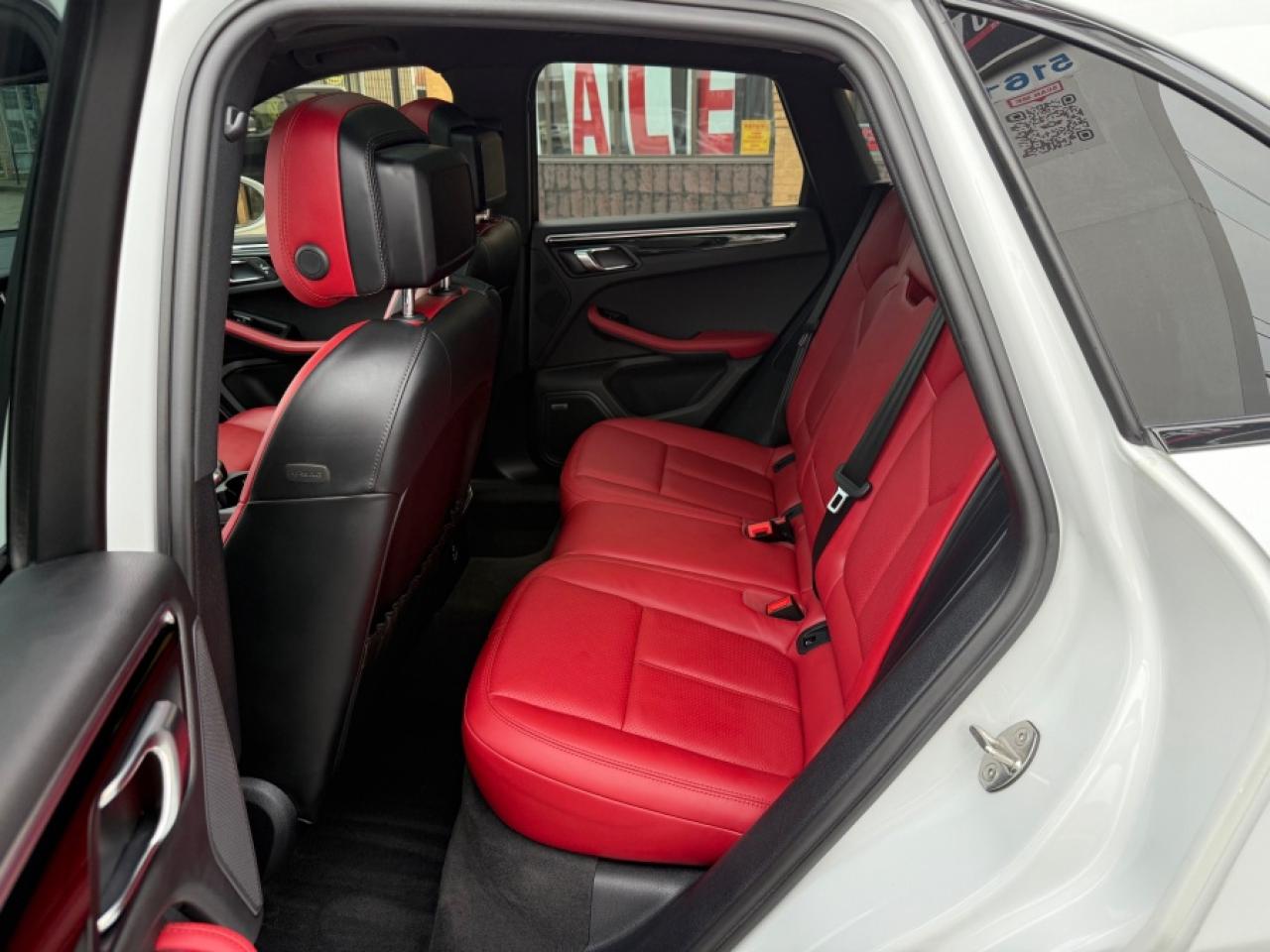 2021 Porsche Macan S/ 20INCH WHEELS/ LEATHER DASH - Photo #17