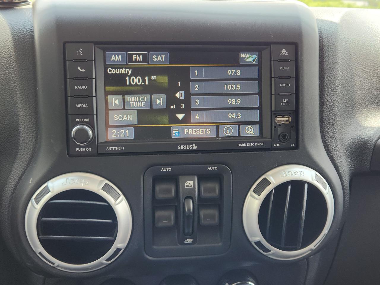 2014 Jeep Wrangler Sahara Photo25