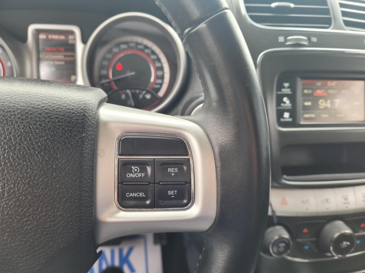 2017 Dodge Journey SXT Photo18