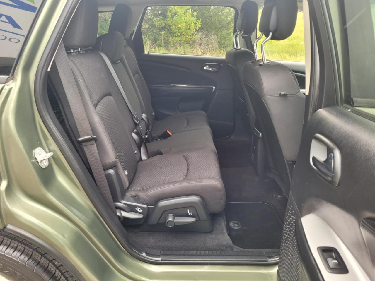 2017 Dodge Journey SXT Photo8