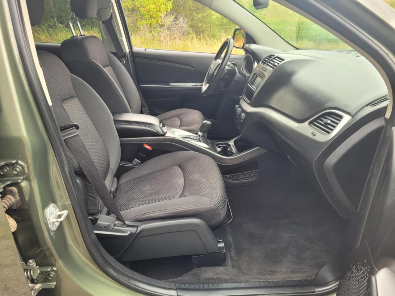 2017 Dodge Journey SXT Photo6