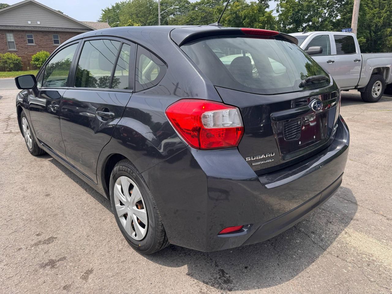 2016 Subaru Impreza 2.0i - Photo #5