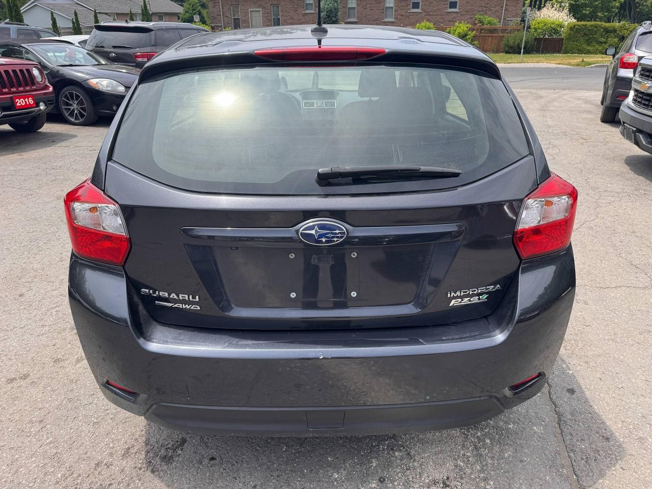 2016 Subaru Impreza 2.0i - Photo #6
