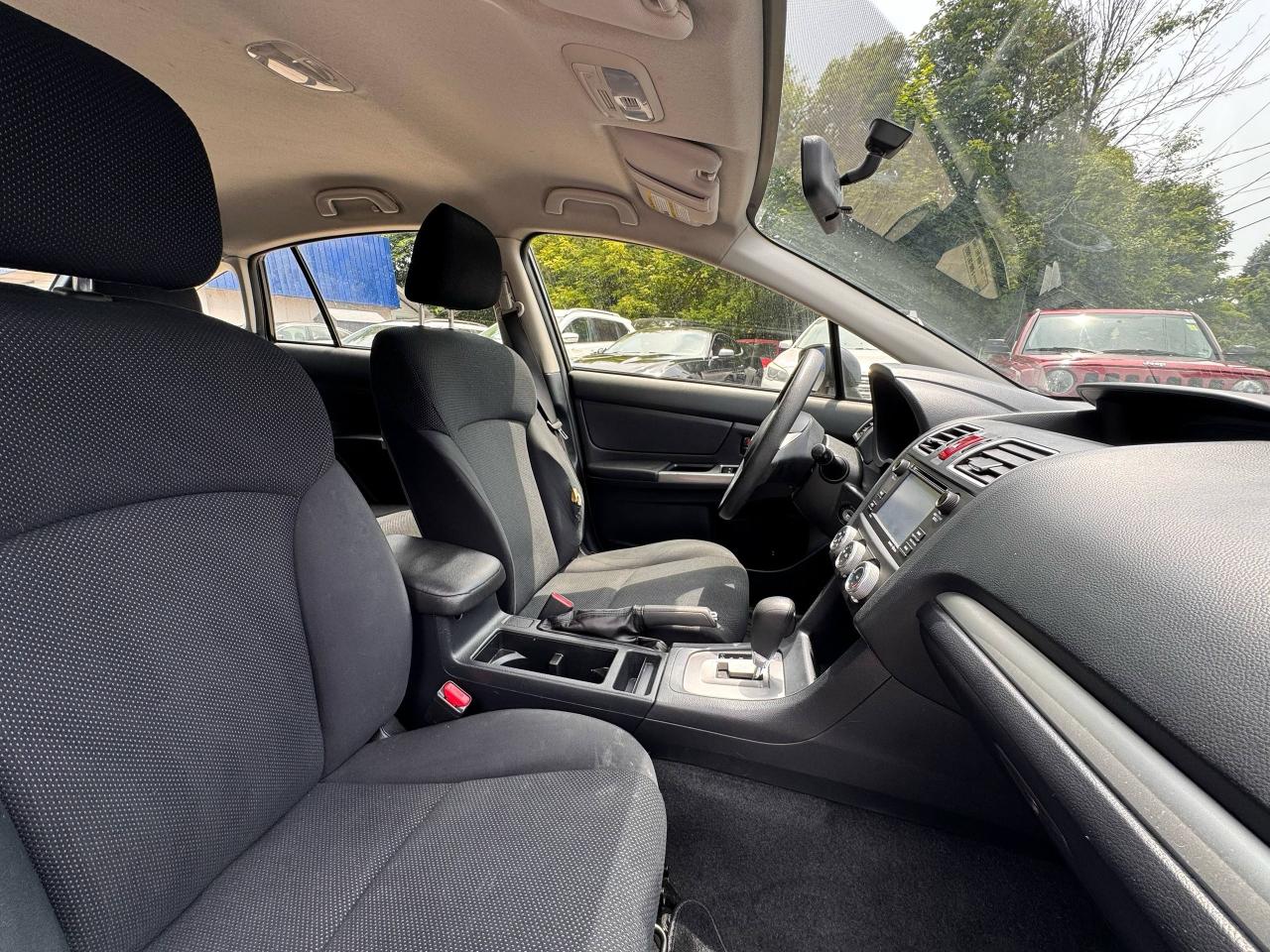 2016 Subaru Impreza 2.0i - Photo #9