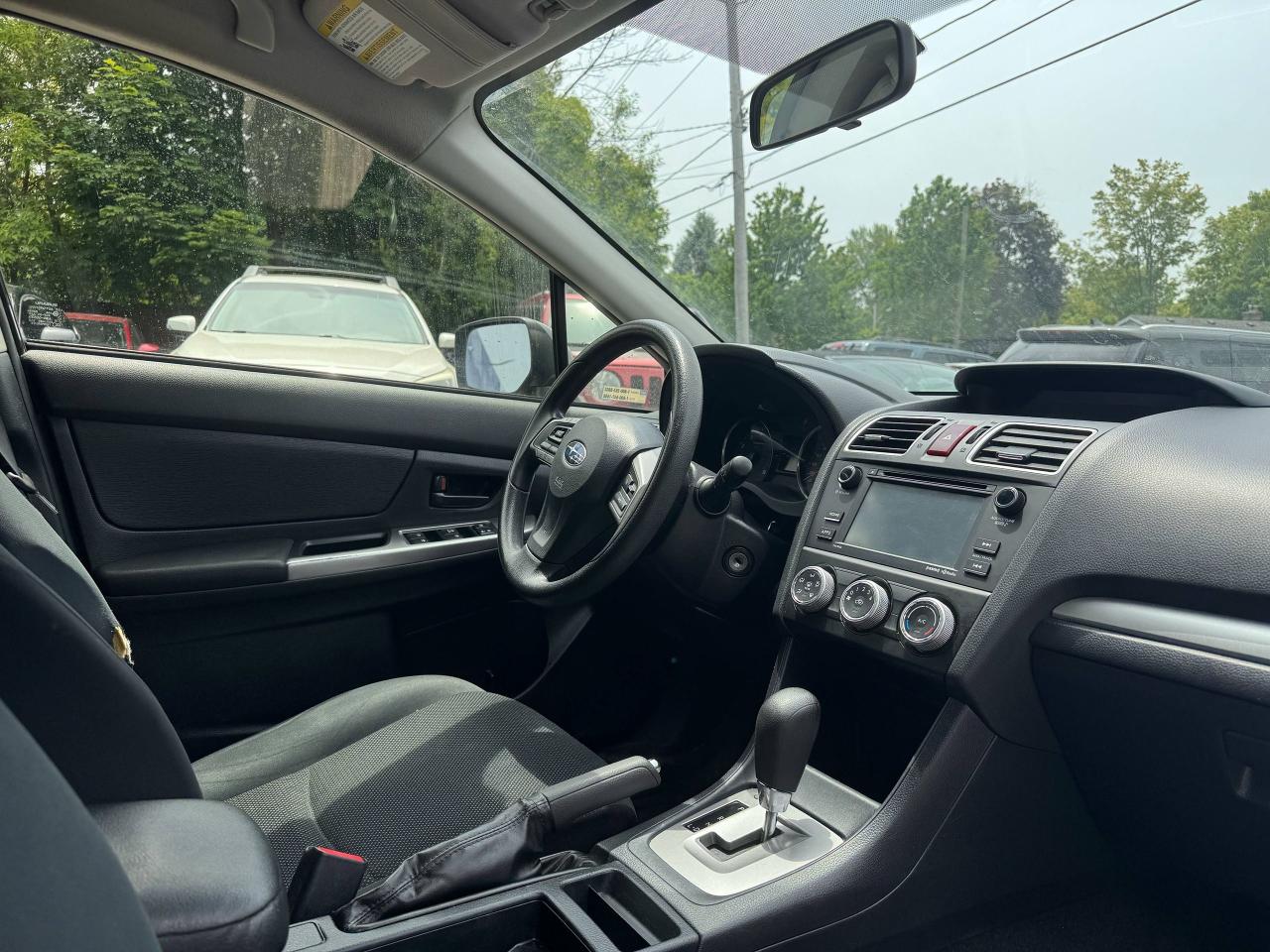 2016 Subaru Impreza 2.0i - Photo #10