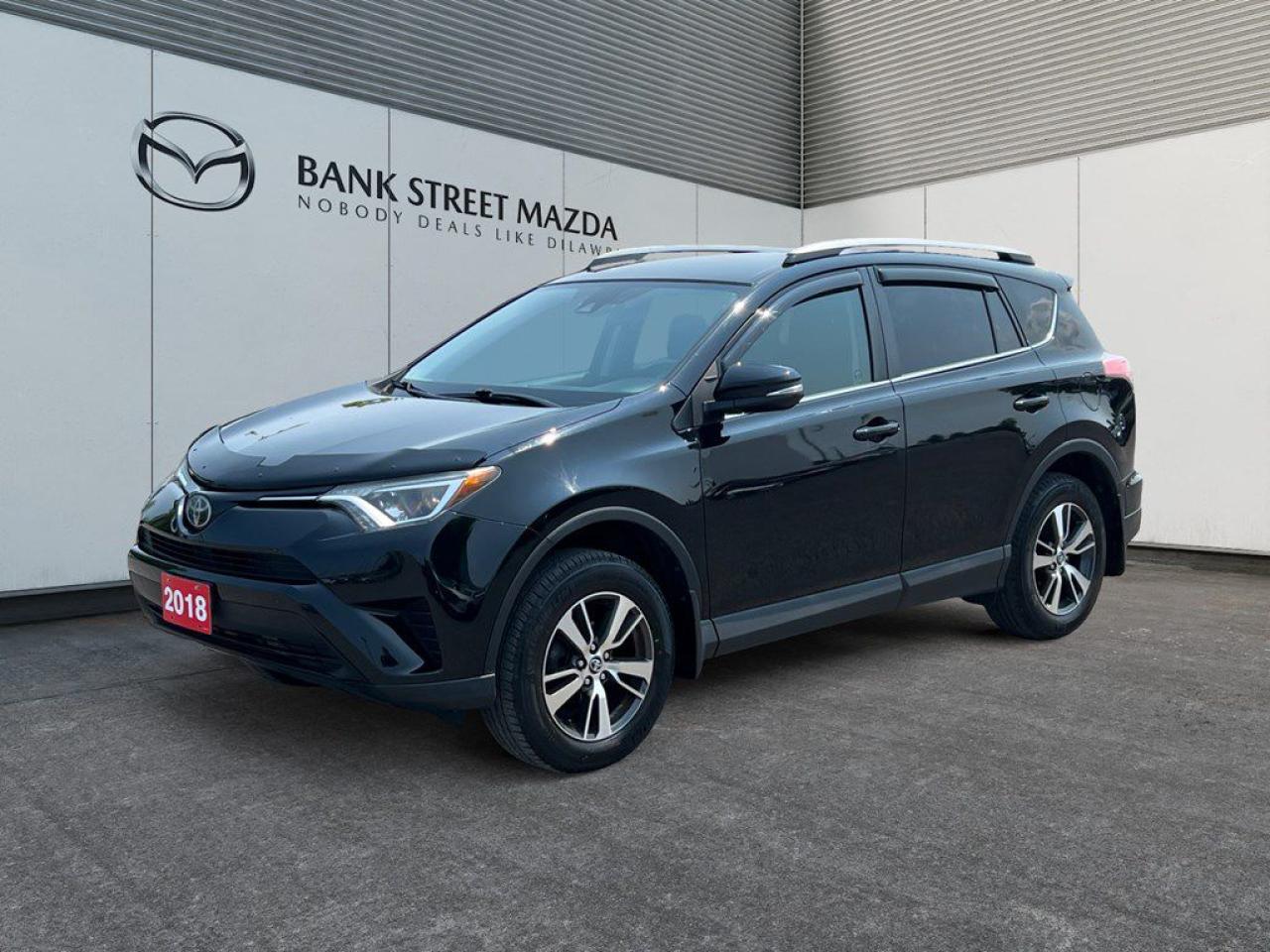 Used 2018 Toyota RAV4 AWD LE for sale in Ottawa, ON
