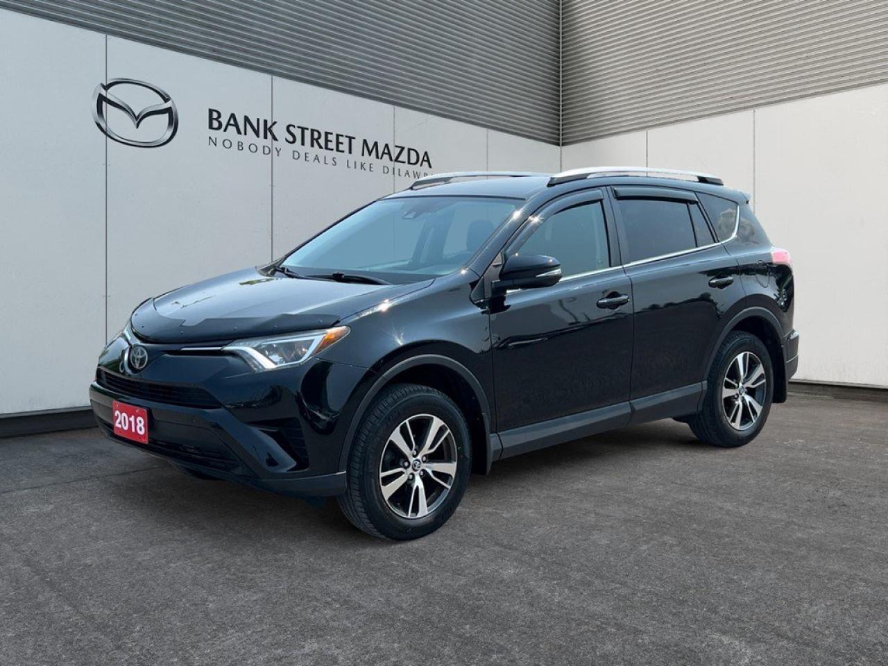 Used 2018 Toyota RAV4 AWD LE for sale in Ottawa, ON