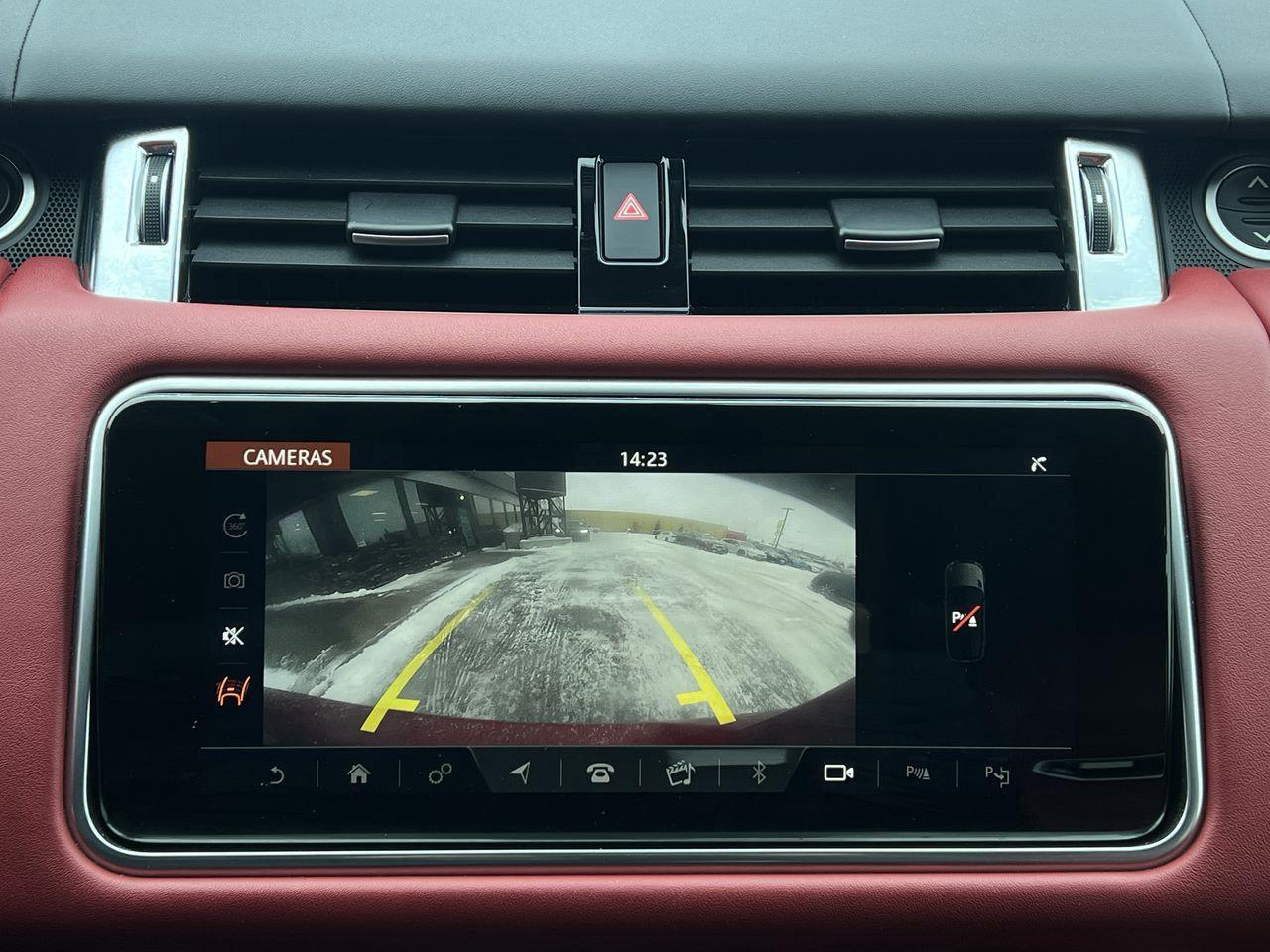 2020 Land Rover Range Rover Sport SVR AWD,  MOONROOF, HEATED LEATHER SEATS, POWER LIFTGATE, BACK UP CAM, NAV!! Photo