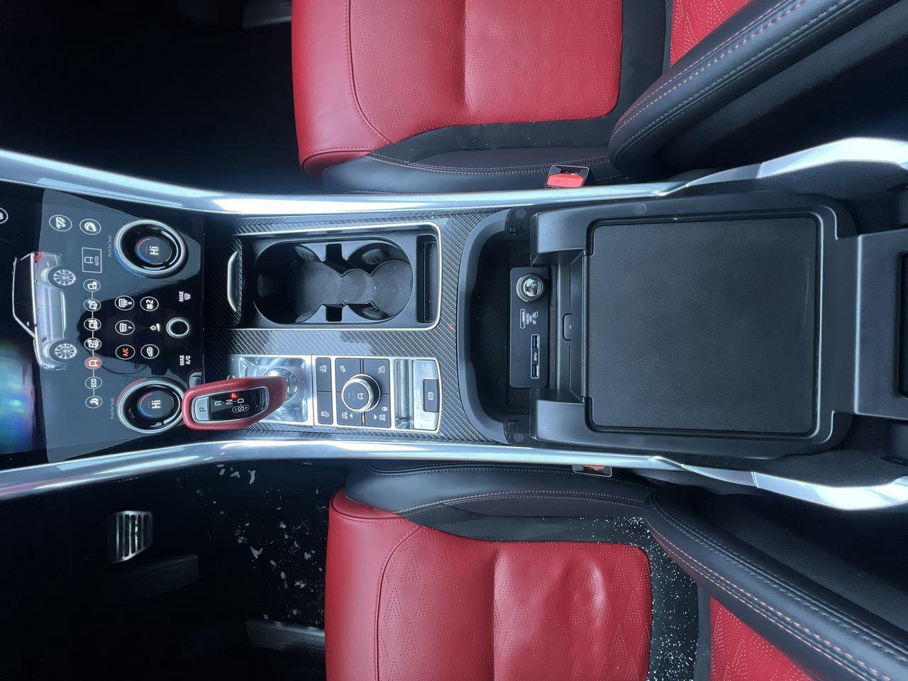 2020 Land Rover Range Rover Sport SVR AWD,  MOONROOF, HEATED LEATHER SEATS, POWER LIFTGATE, BACK UP CAM, NAV!! Photo