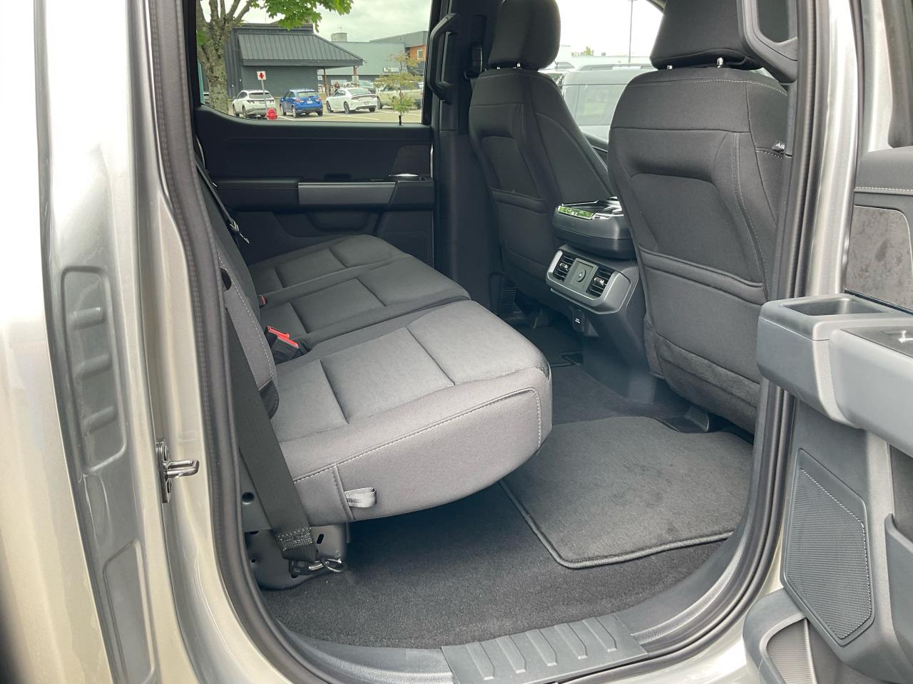 2025 Ford F-150 XLT Photo5