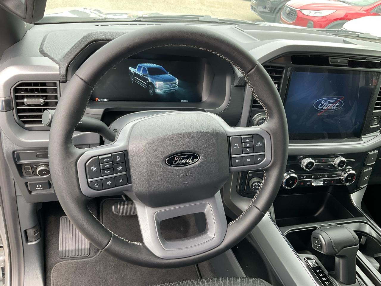 2025 Ford F-150 XLT Photo5