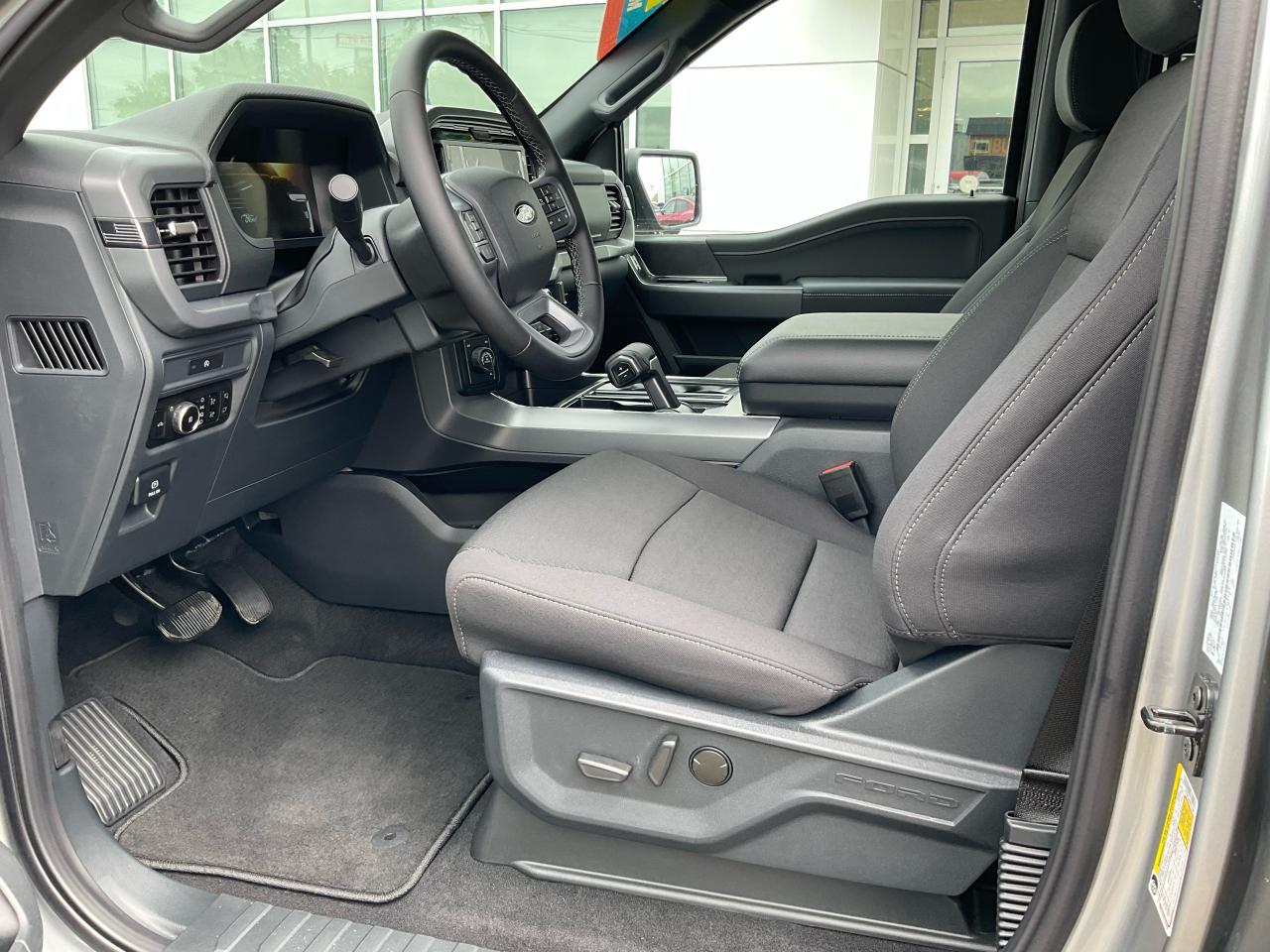 2025 Ford F-150 XLT Photo5