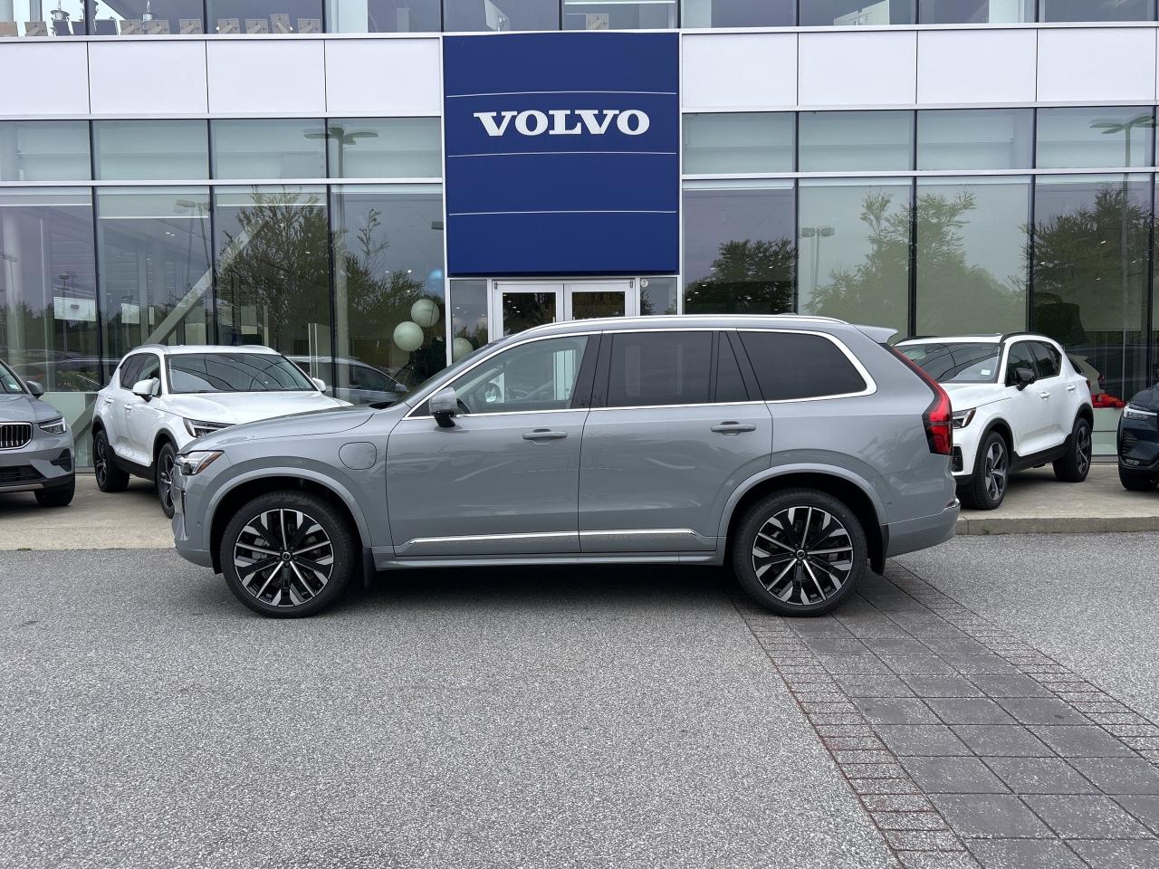 New 2025 Volvo XC90 Plug-In Hybrid 2025.5 T8 AWD Ultra Bright Theme 7-Seater for sale in Surrey, BC