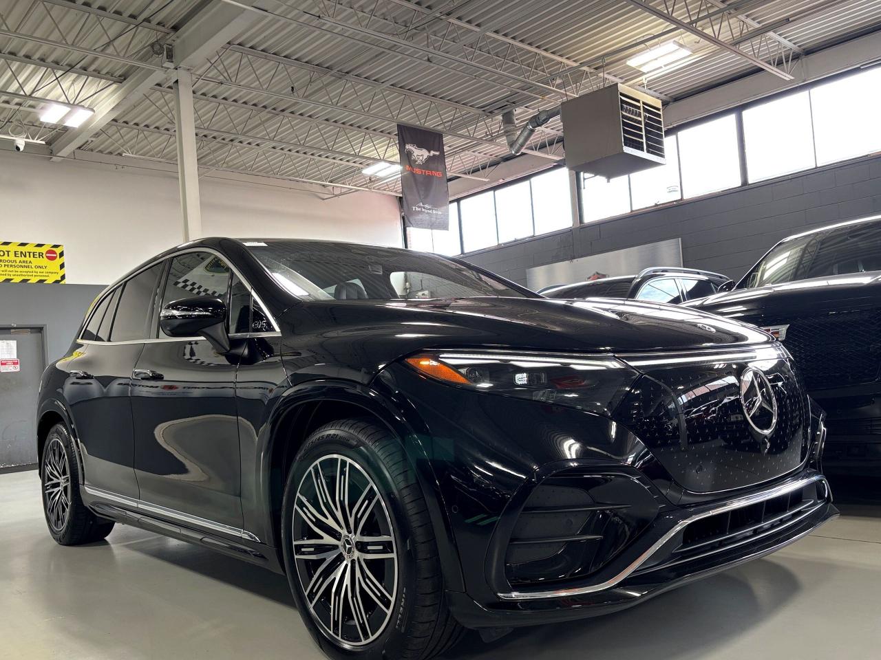 2023 Mercedes-Benz E-Class EQS580|4MATIC|SUV|NOLUXTAX|NAV|AMBIENT|BURMESTER|+ - Photo #2