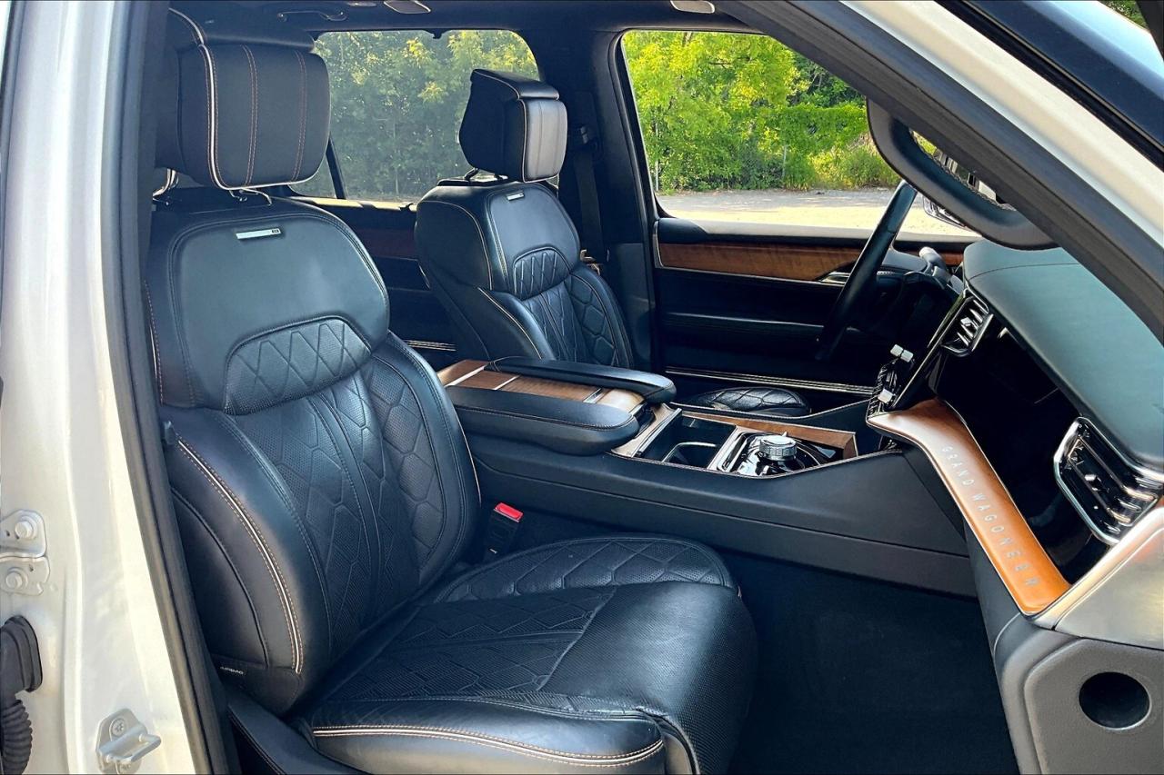 2022 Jeep Grand Wagoneer Series III | 6.4L V8 | Massage Seats | Tow Pkg 4X4 Photo