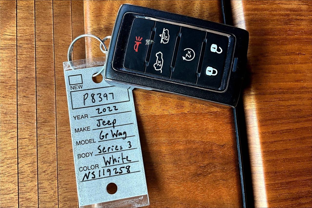 2022 Jeep Grand Wagoneer Series III | 6.4L V8 | Massage Seats | Tow Pkg 4X4 Photo