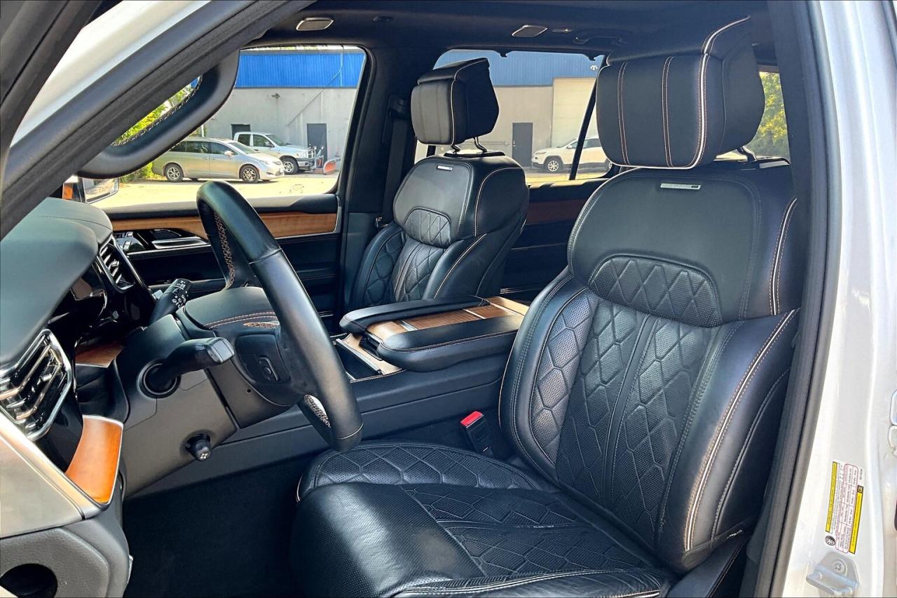 2022 Jeep Grand Wagoneer Series III | 6.4L V8 | Massage Seats | Tow Pkg 4X4 Photo