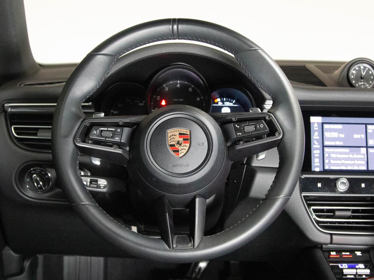 2023 Porsche Macan PREMIUM PLUS PACKAGE | 19" RIM |  PANO Photo