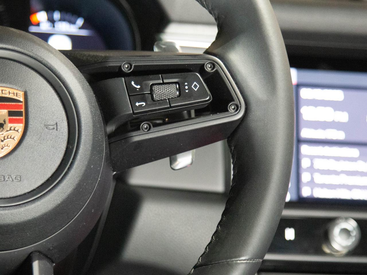 2023 Porsche Macan PREMIUM PLUS PACKAGE | 19" RIM |  PANO Photo