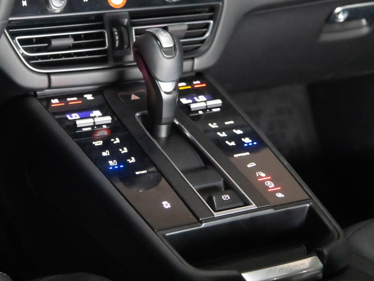 2023 Porsche Macan PREMIUM PLUS PACKAGE | 19" RIM |  PANO Photo