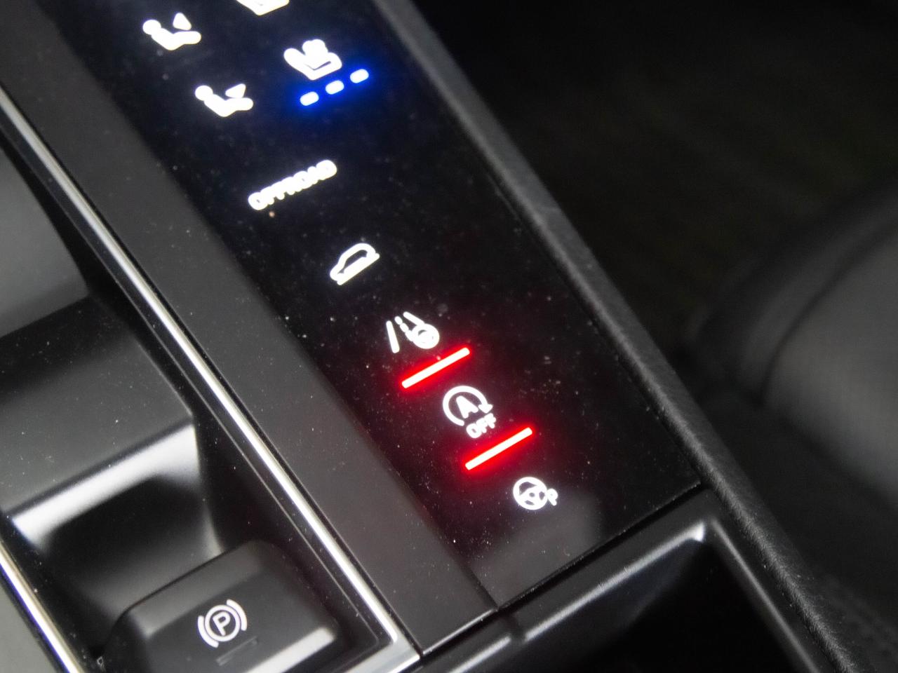 2023 Porsche Macan PREMIUM PLUS PACKAGE | 19" RIM |  PANO Photo