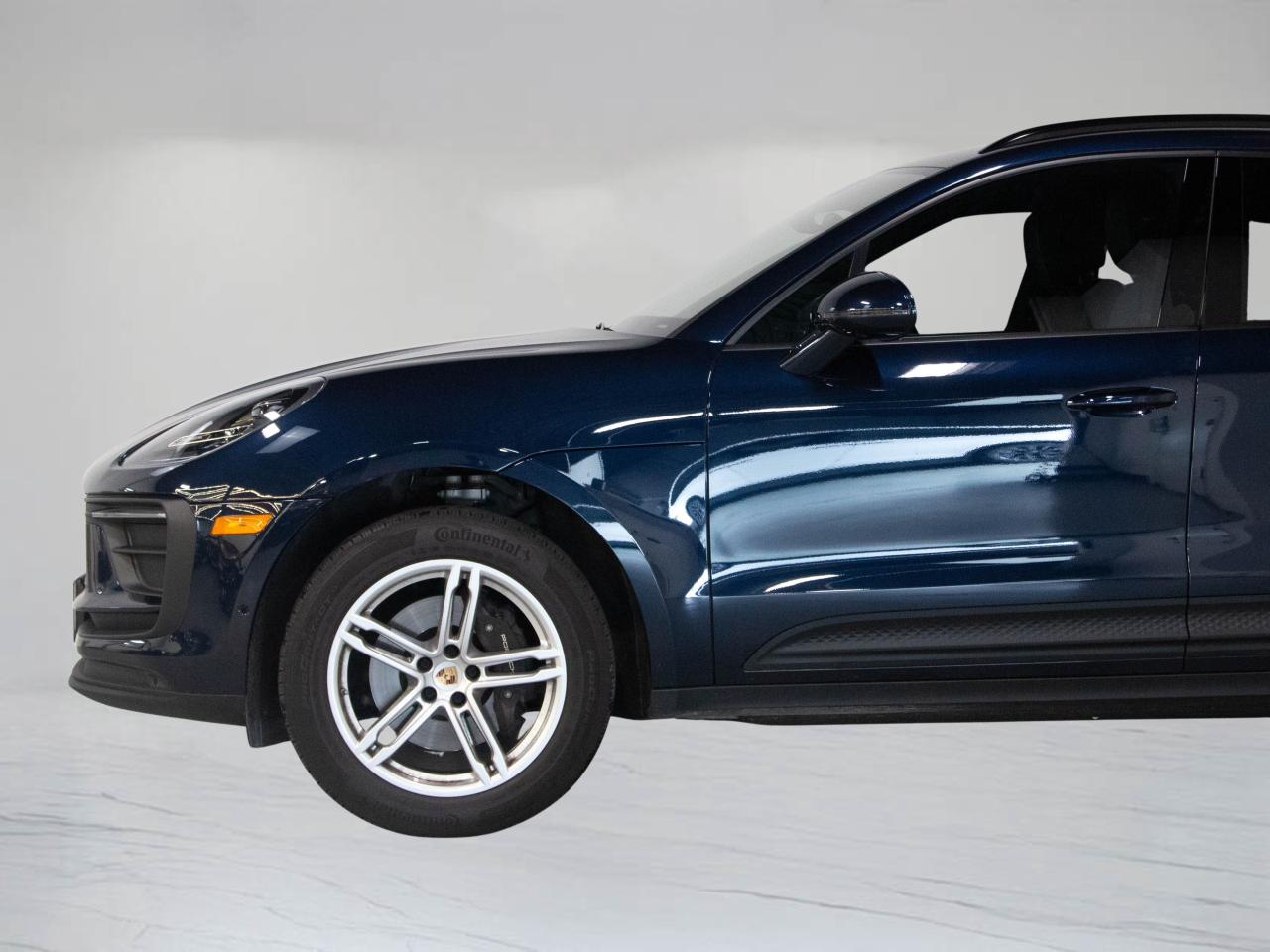 2023 Porsche Macan PREMIUM PLUS PACKAGE | 19" RIM |  PANO Photo